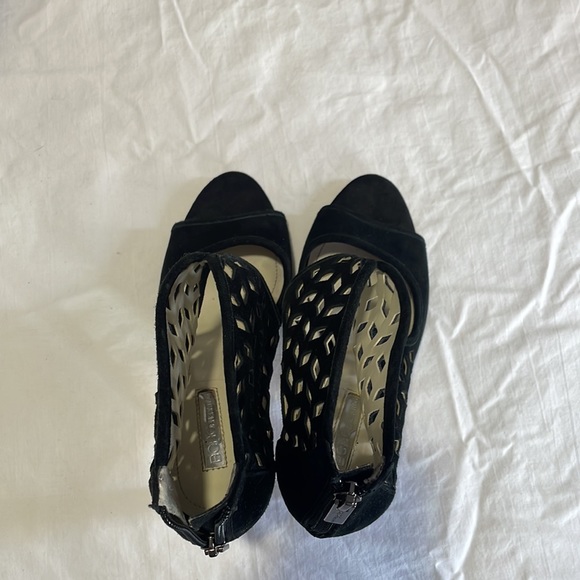 BCBGeneration Black Heels Size 7-1/2 - Picture 2 of 4